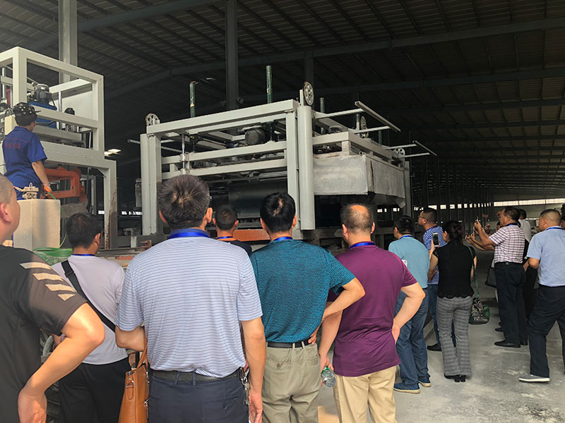《中國建筑砌塊協(xié)會(huì)泡沫混凝土砌塊分會(huì)》領(lǐng)導(dǎo)人及會(huì)員單位蒞臨考察-6-20230905083007